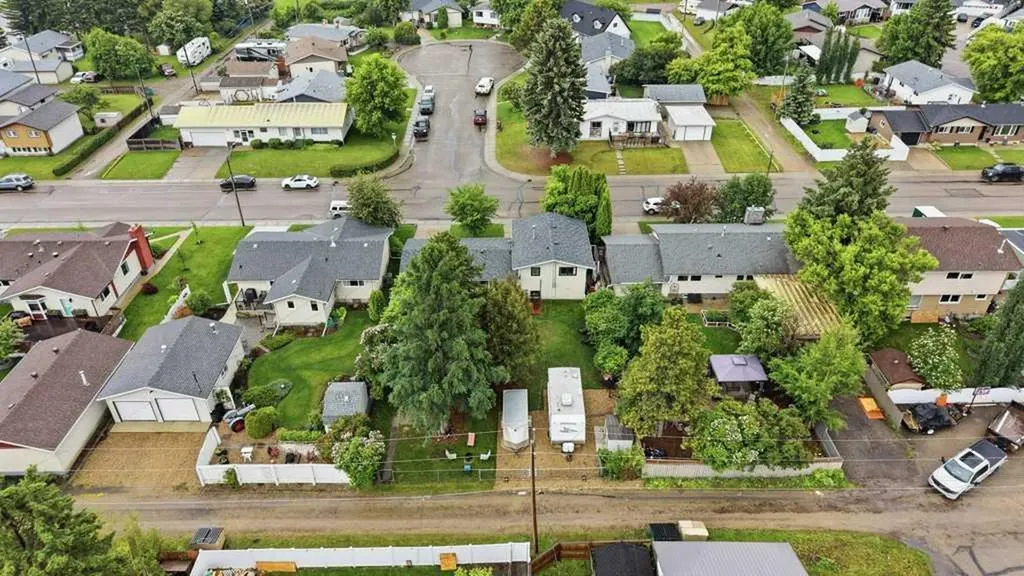 5632 48 Avenue Lacombe AB T4L 1M7