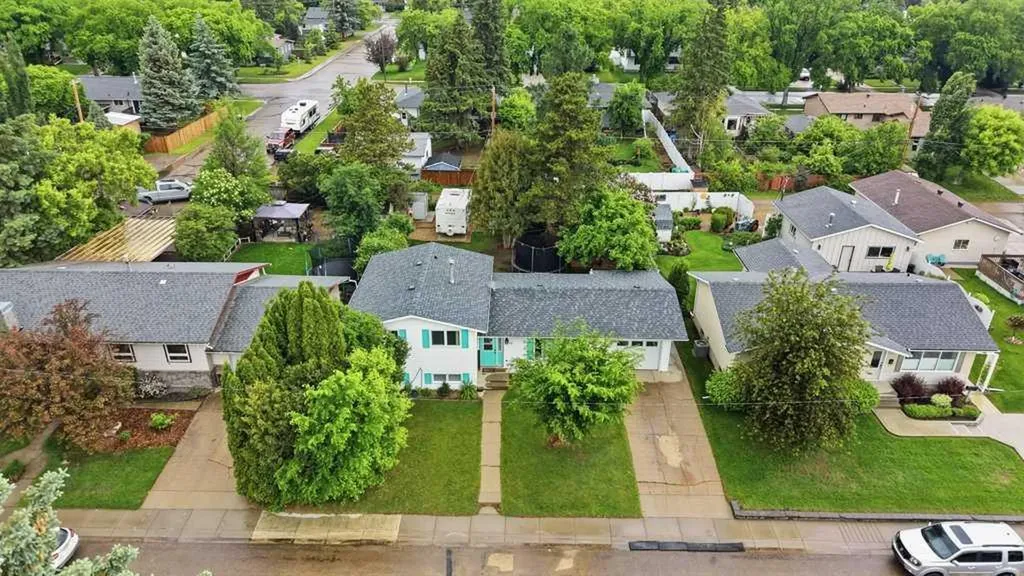 5632 48 Avenue Lacombe AB T4L 1M7