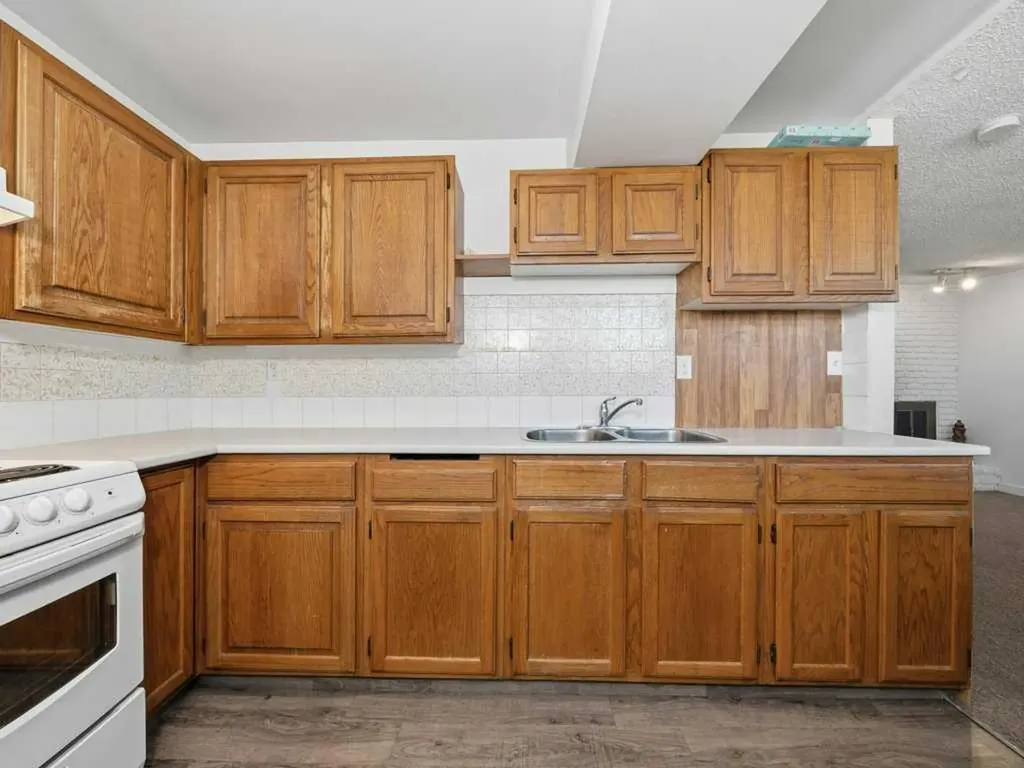 11759 Canfield Road SW Calgary AB T2W1J6