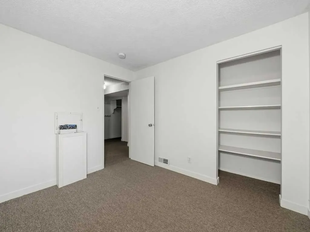 11759 Canfield Road SW Calgary AB T2W1J6