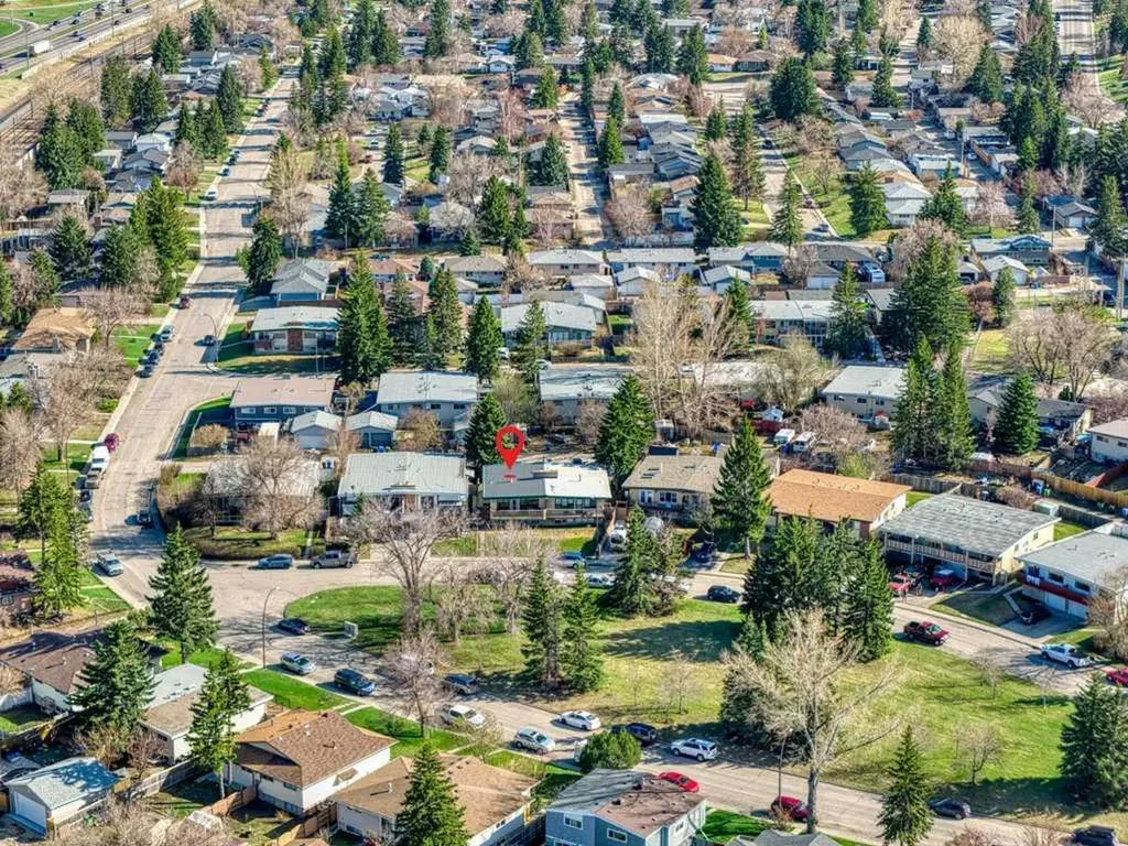 11759 Canfield Road SW Calgary AB T2W1J6