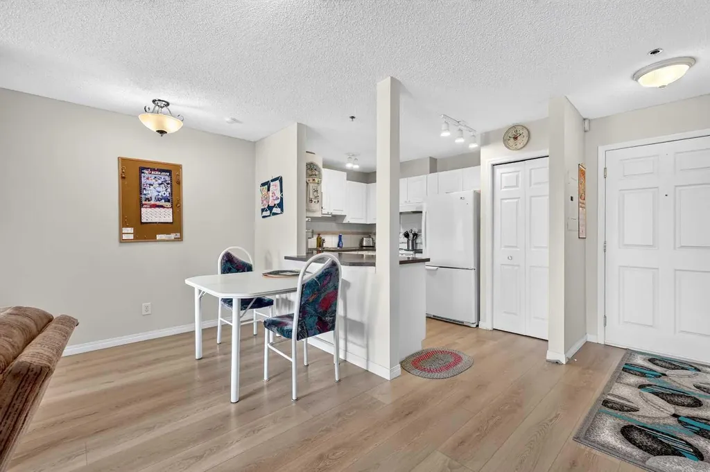 7 Harvest Gold Manor NE Calgary AB T3K 4Y3