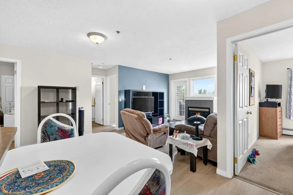 7 Harvest Gold Manor NE Calgary AB T3K 4Y3