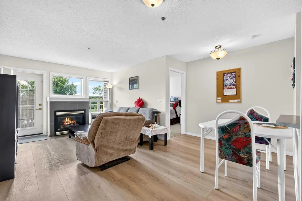 7 Harvest Gold Manor NE Calgary AB T3K 4Y3