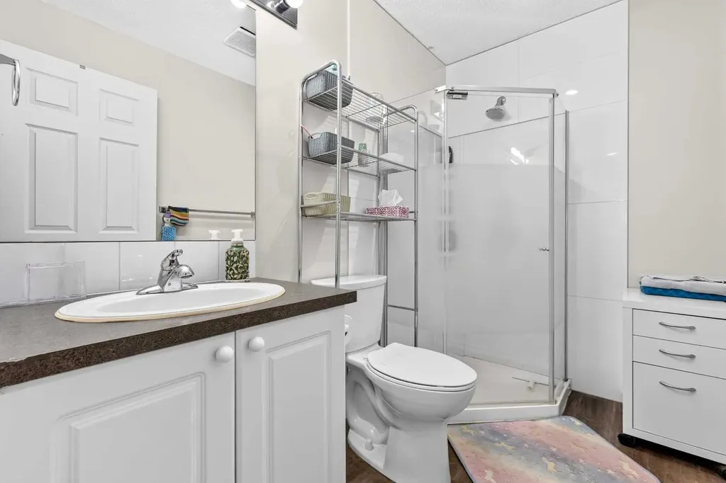 7 Harvest Gold Manor NE Calgary AB T3K 4Y3