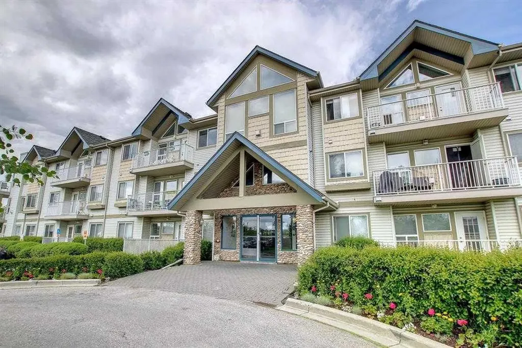 7 Harvest Gold Manor NE Calgary AB T3K 4Y3