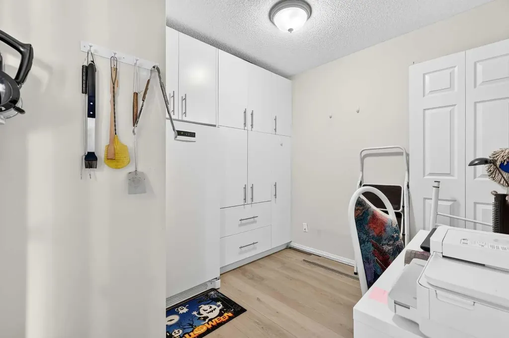 7 Harvest Gold Manor NE Calgary AB T3K 4Y3