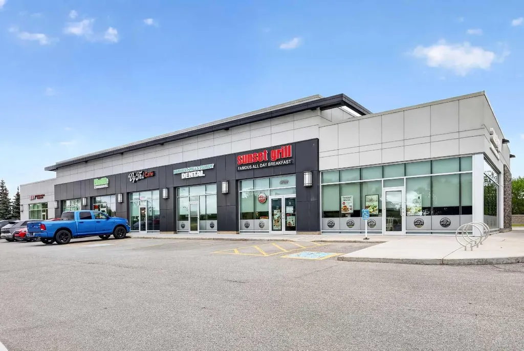 7 Harvest Gold Manor NE Calgary AB T3K 4Y3