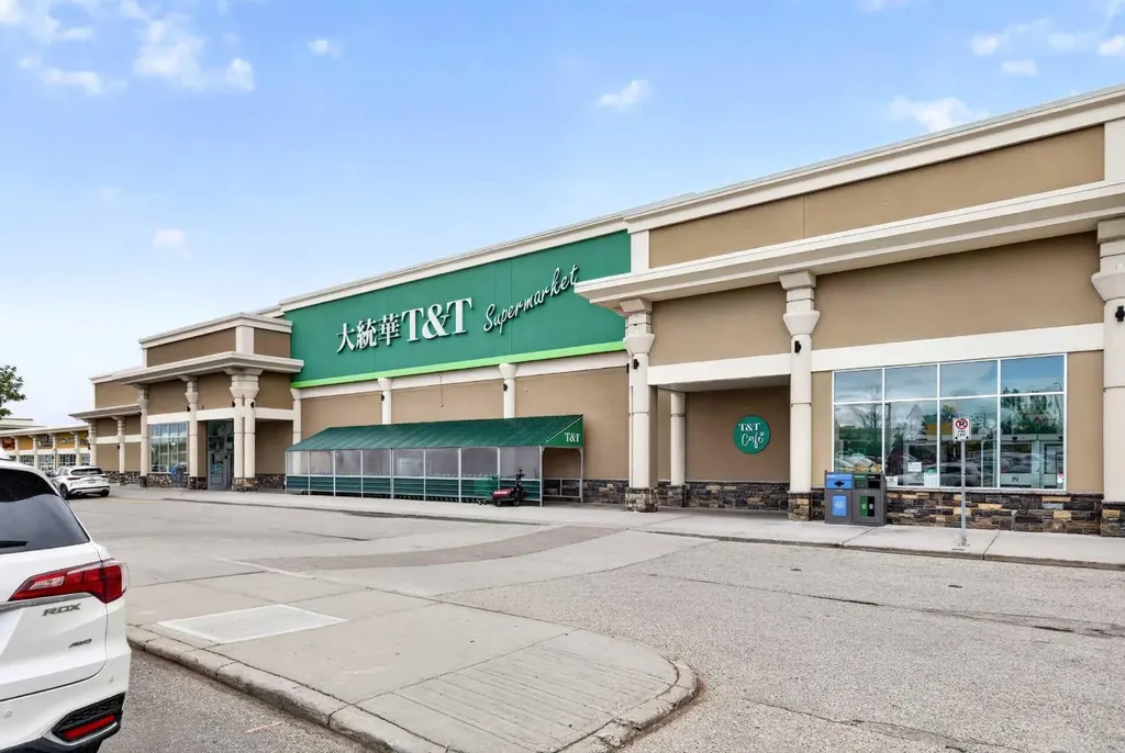 7 Harvest Gold Manor NE Calgary AB T3K 4Y3