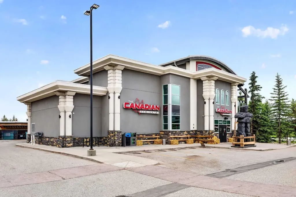 7 Harvest Gold Manor NE Calgary AB T3K 4Y3