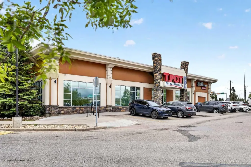 7 Harvest Gold Manor NE Calgary AB T3K 4Y3