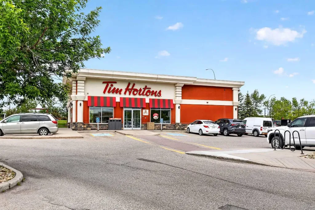 7 Harvest Gold Manor NE Calgary AB T3K 4Y3