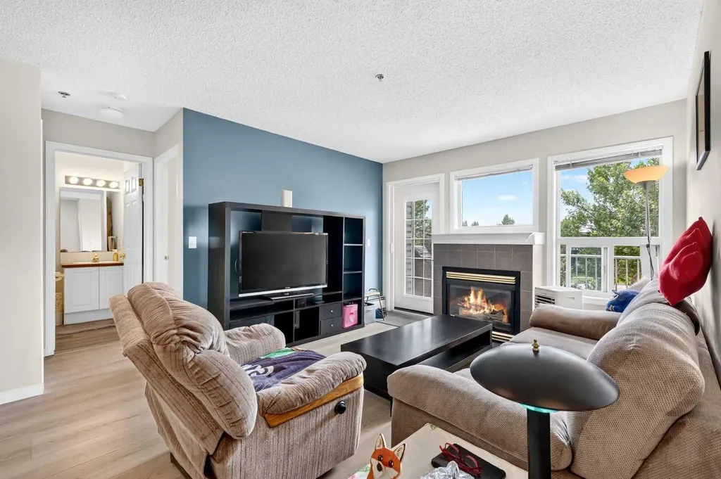 7 Harvest Gold Manor NE Calgary AB T3K 4Y3