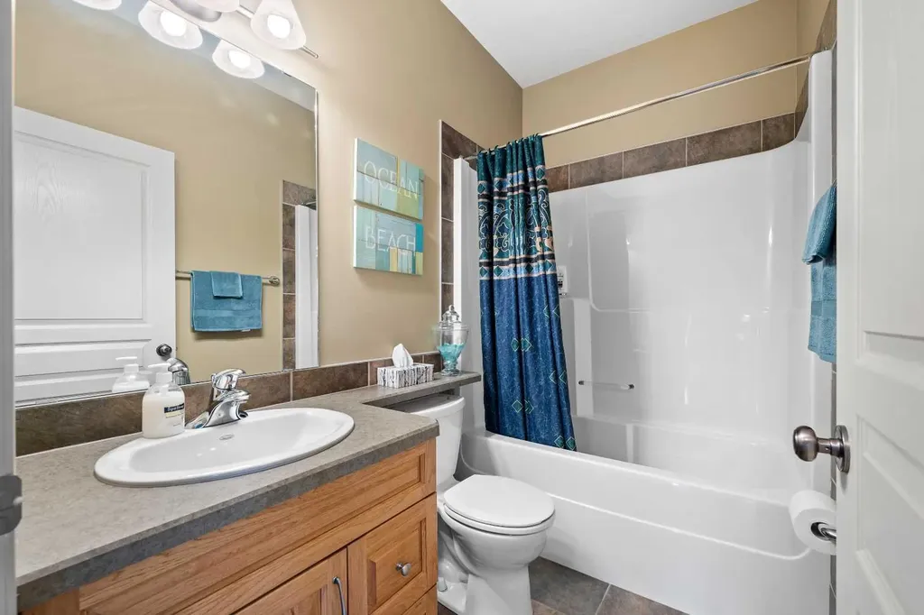 2201 59a Avenue Close Lloydminster AB T9V 3J3
