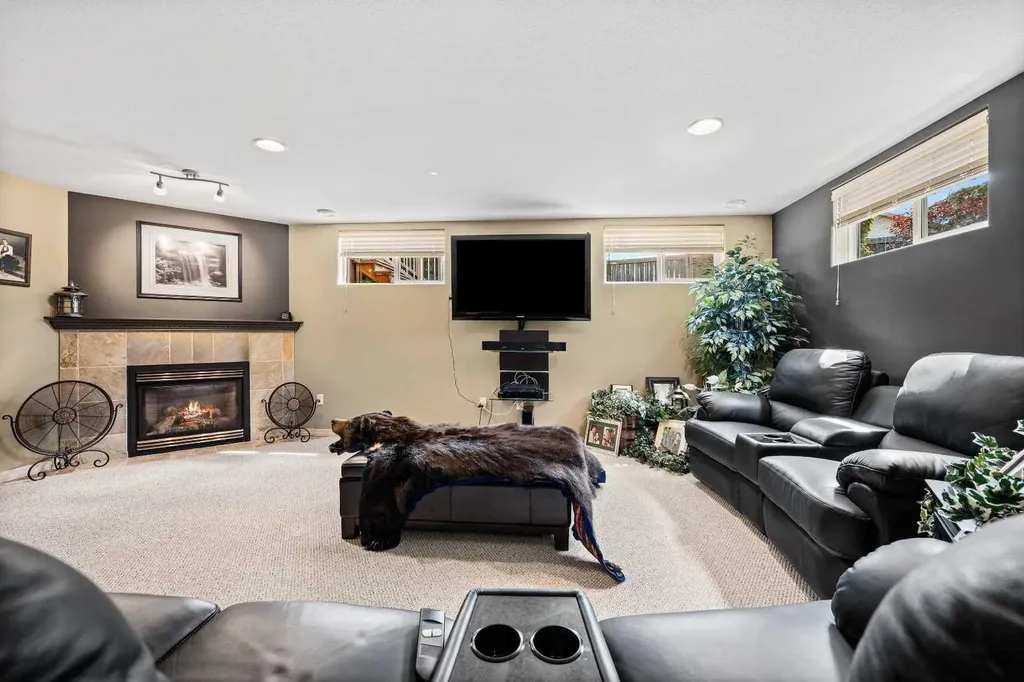 2201 59a Avenue Close Lloydminster AB T9V 3J3