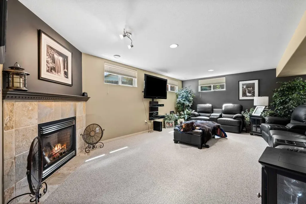 2201 59a Avenue Close Lloydminster AB T9V 3J3