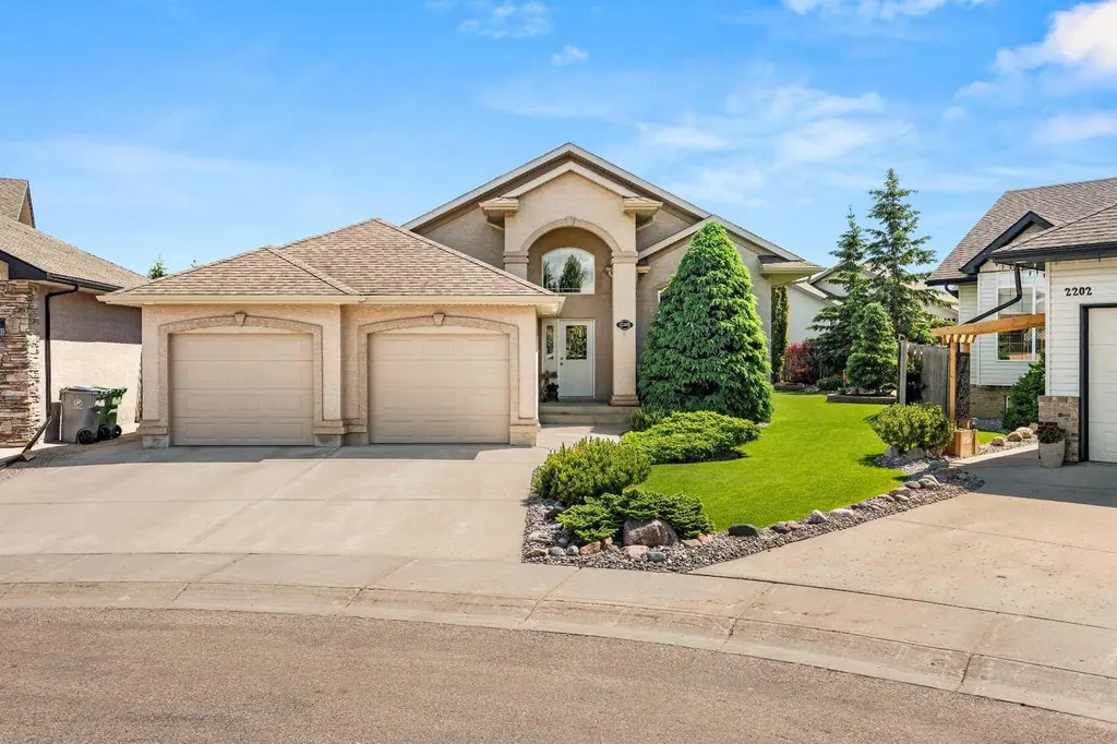 2201 59a Avenue Close Lloydminster AB T9V 3J3