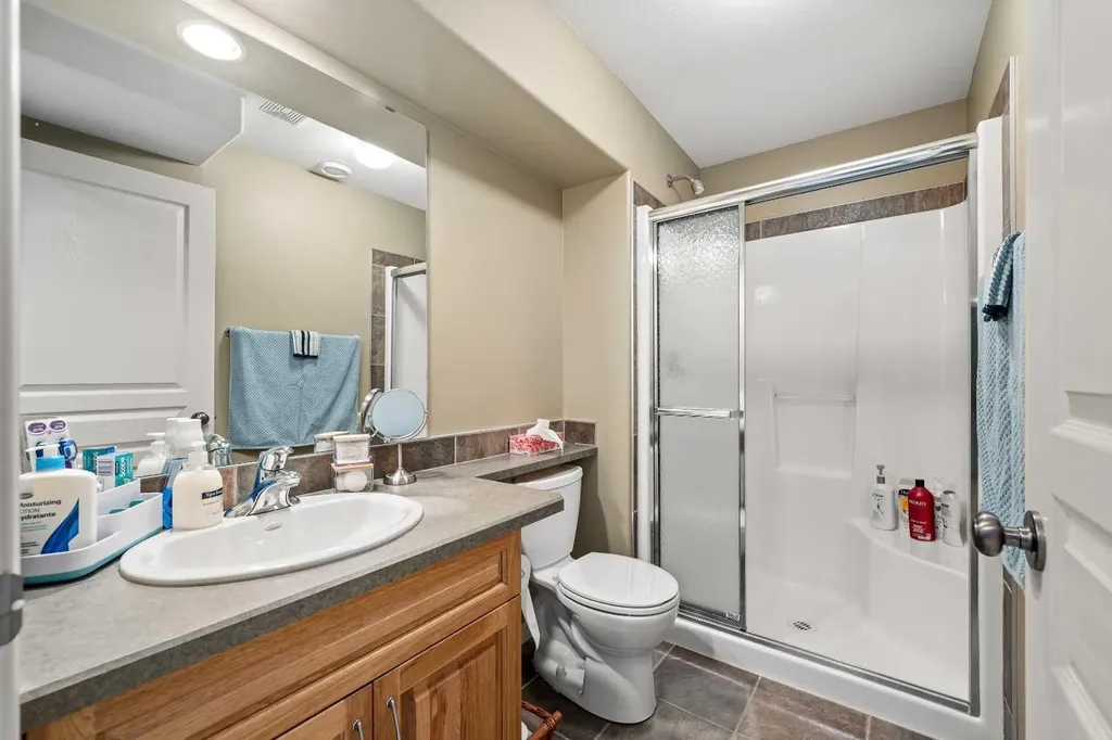 2201 59a Avenue Close Lloydminster AB T9V 3J3