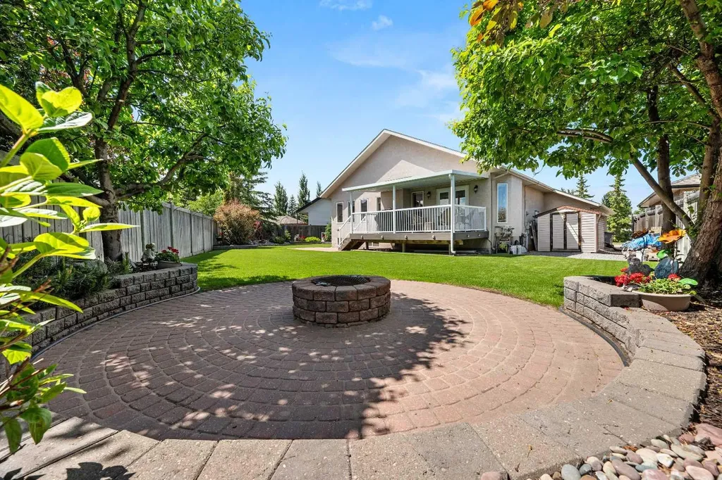 2201 59a Avenue Close Lloydminster AB T9V 3J3