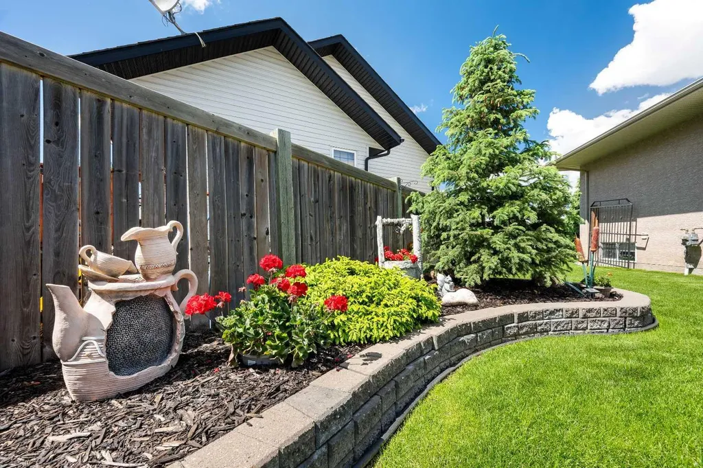 2201 59a Avenue Close Lloydminster AB T9V 3J3