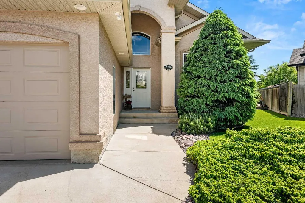 2201 59a Avenue Close Lloydminster AB T9V 3J3