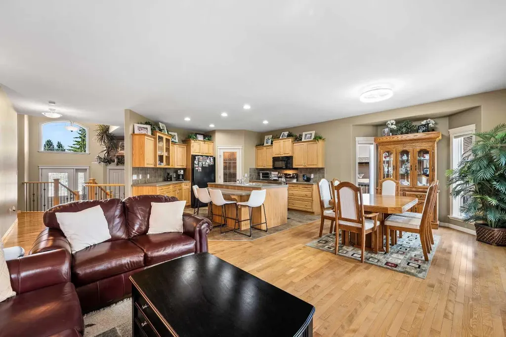 2201 59a Avenue Close Lloydminster AB T9V 3J3