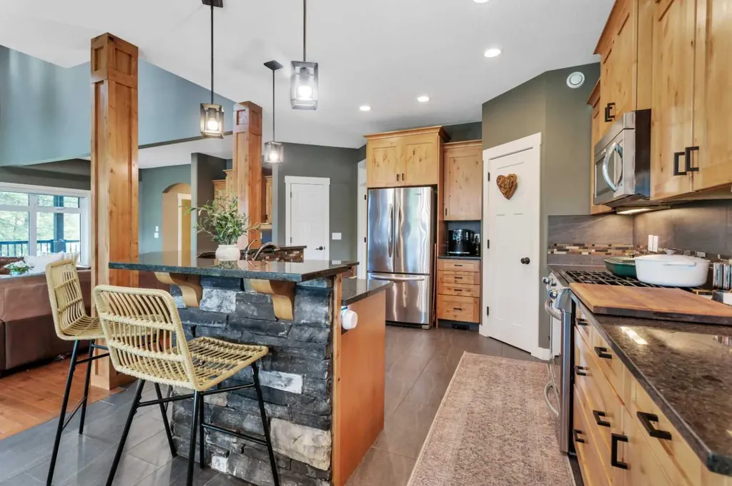 7201 61 Street Rocky Mountain House AB T4T 0A3