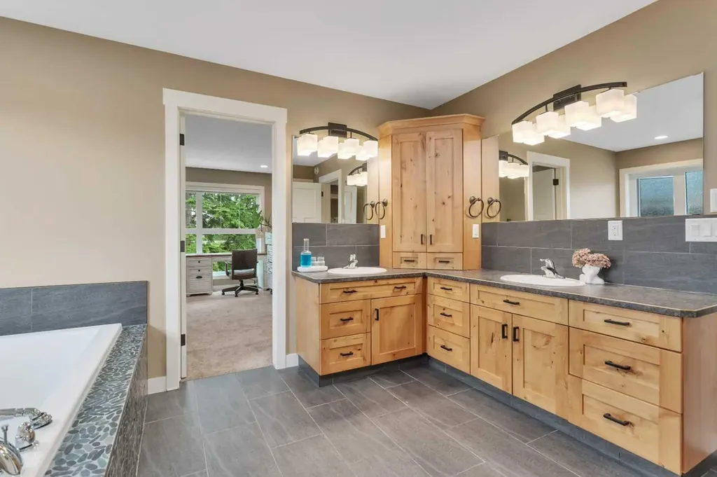 7201 61 Street Rocky Mountain House AB T4T 0A3