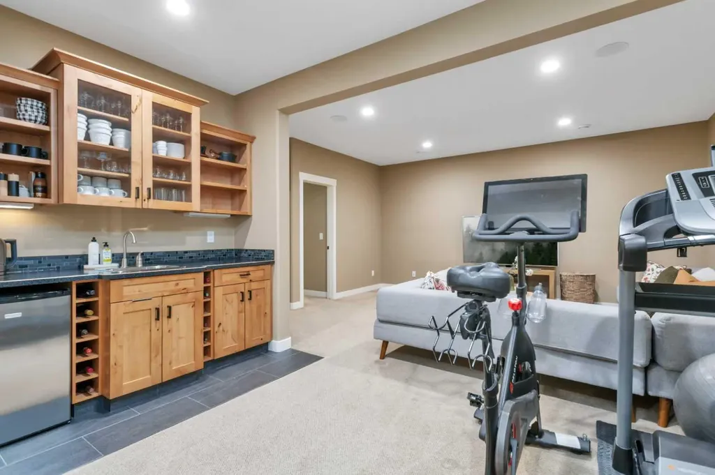 7201 61 Street Rocky Mountain House AB T4T 0A3