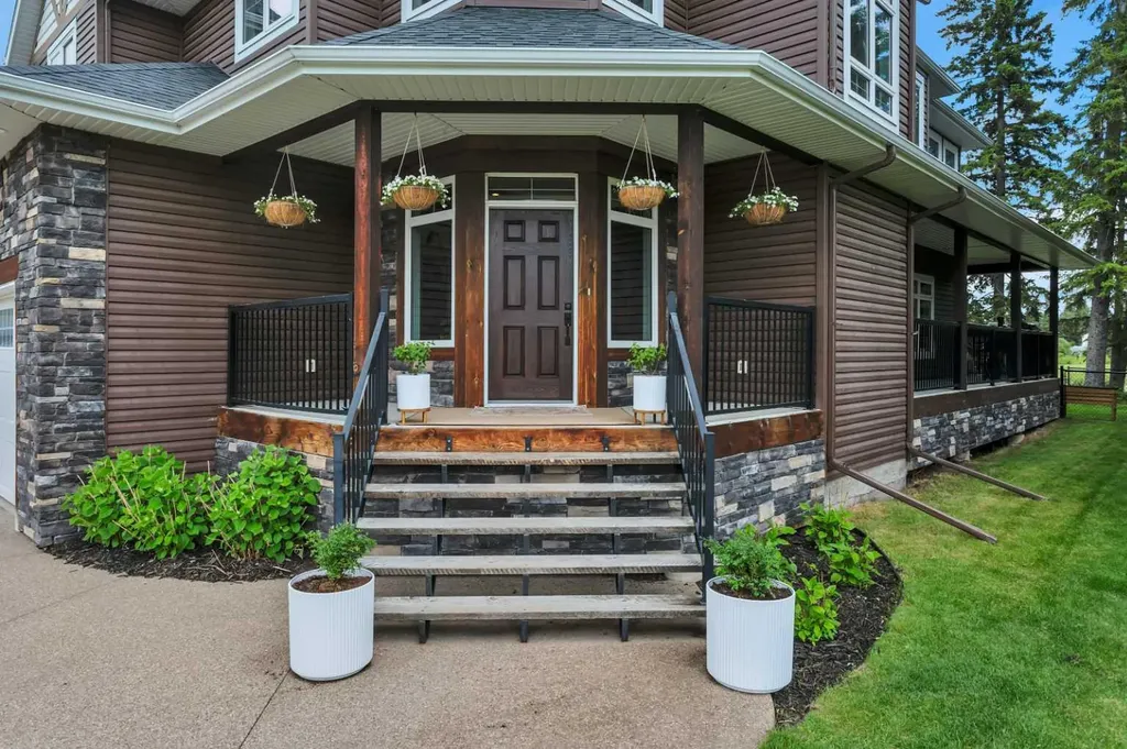 7201 61 Street Rocky Mountain House AB T4T 0A3