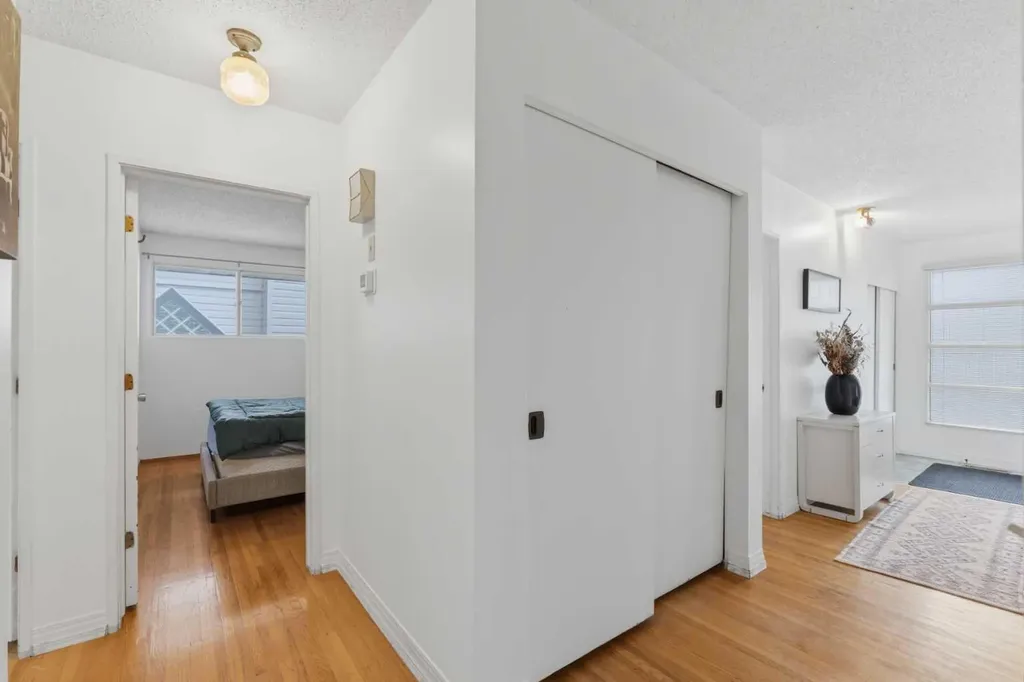 3248 Bearspaw Drive NW Calgary AB T2L 1T3