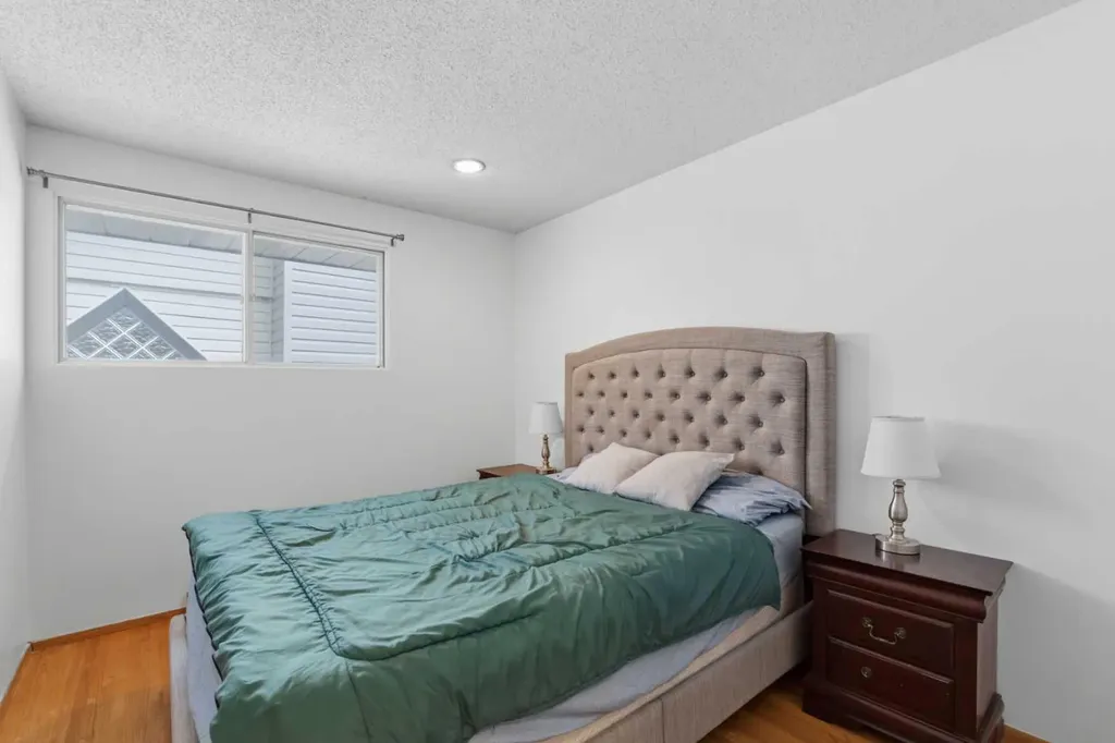 3248 Bearspaw Drive NW Calgary AB T2L 1T3