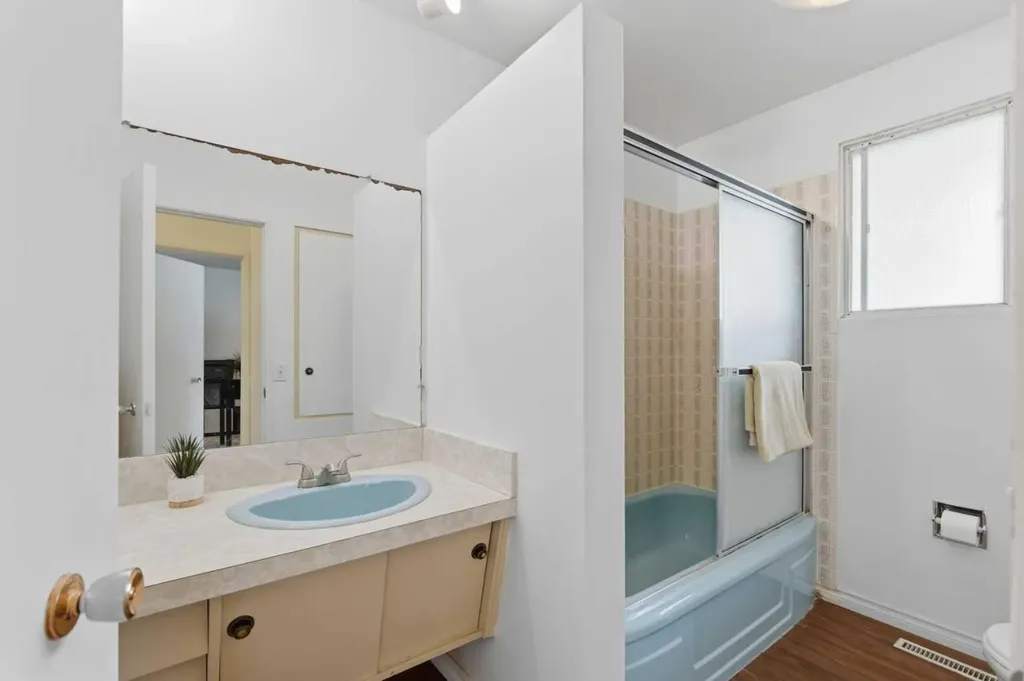 3248 Bearspaw Drive NW Calgary AB T2L 1T3