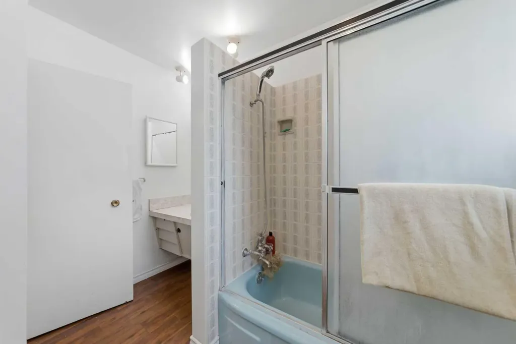 3248 Bearspaw Drive NW Calgary AB T2L 1T3