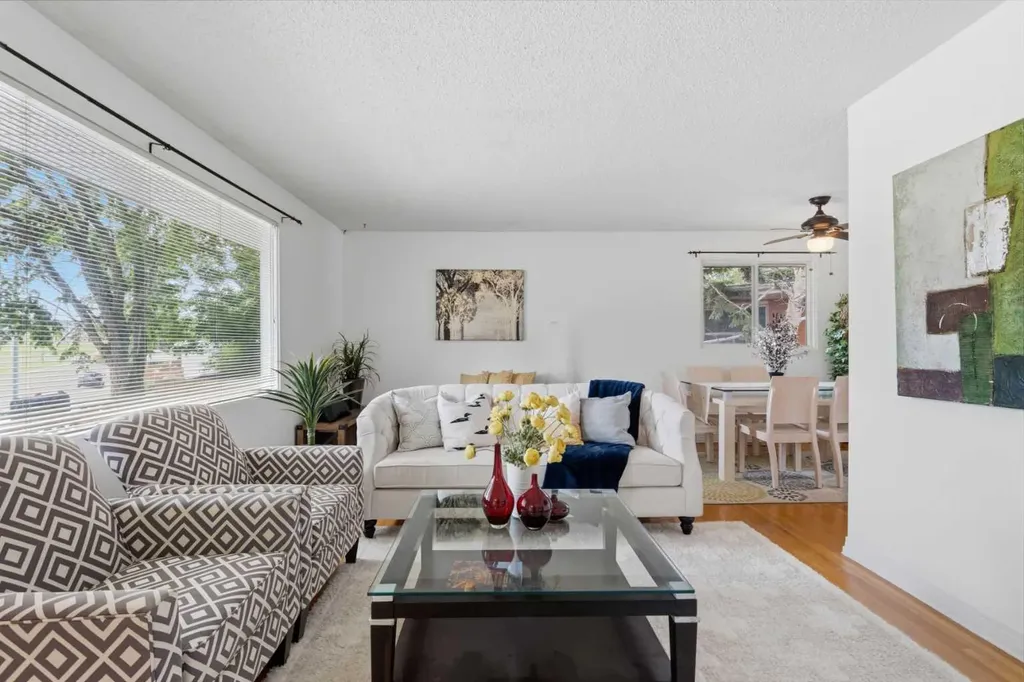 3248 Bearspaw Drive NW Calgary AB T2L 1T3