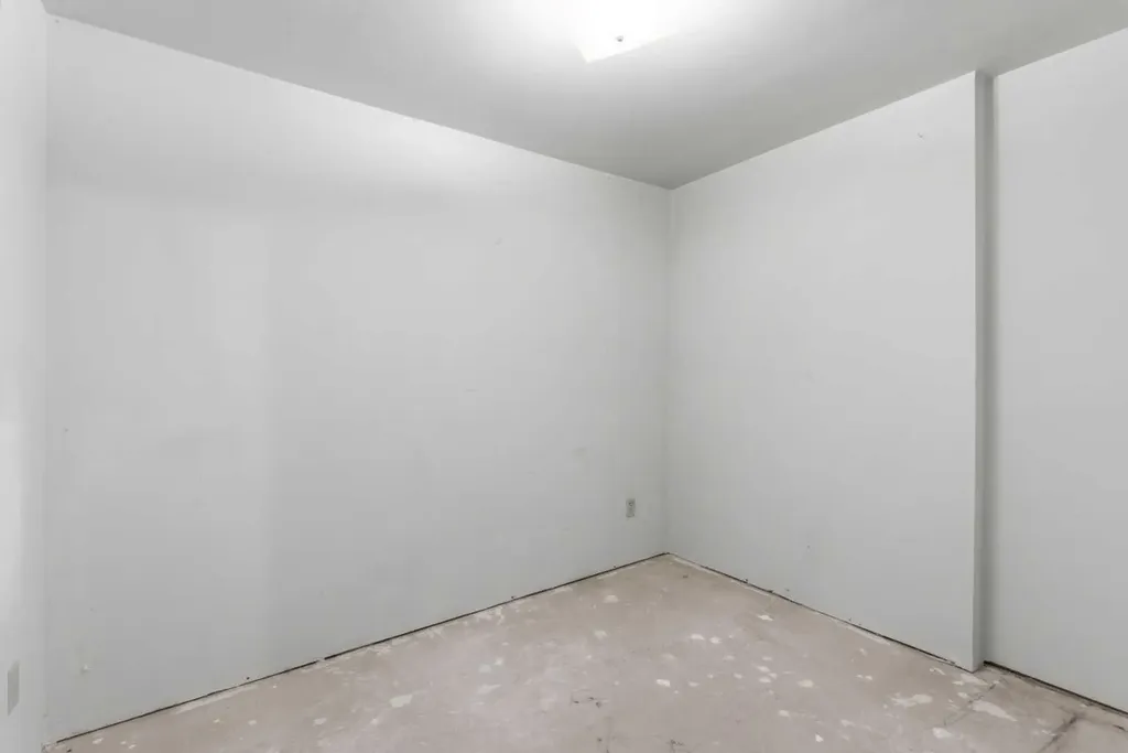 3248 Bearspaw Drive NW Calgary AB T2L 1T3