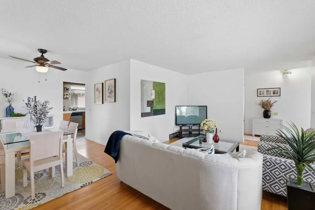 3248 Bearspaw Drive NW Calgary AB T2L 1T3