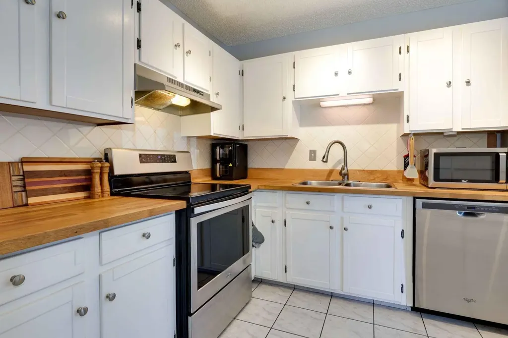 136 Abalone Place NE Calgary AB T2A 6N1
