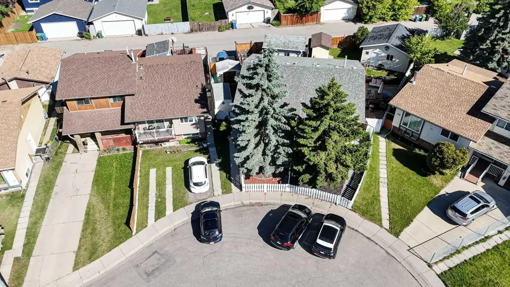 136 Abalone Place NE Calgary AB T2A 6N1