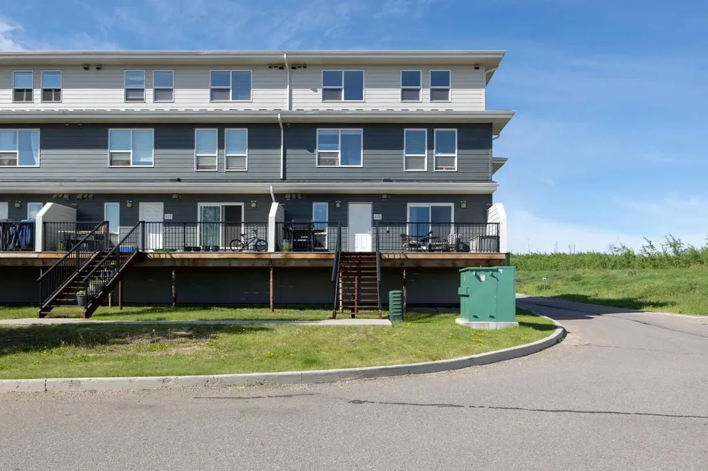 201 Abasand Drive Fort Mcmurray AB T9J1L6