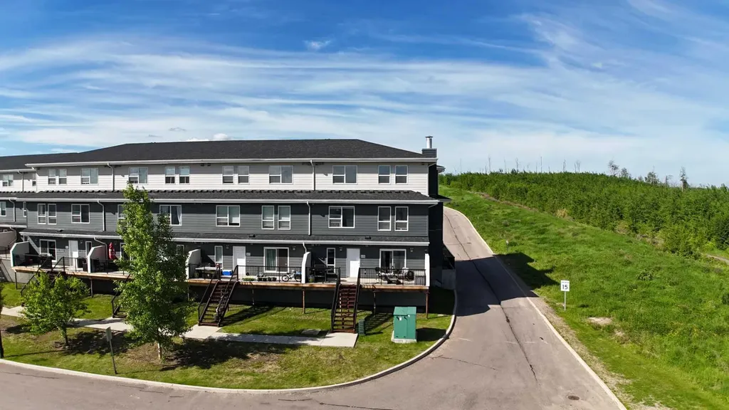 201 Abasand Drive Fort Mcmurray AB T9J1L6