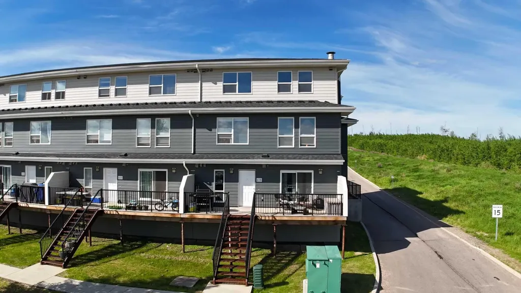 201 Abasand Drive Fort Mcmurray AB T9J1L6