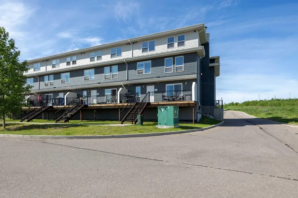 201 Abasand Drive Fort Mcmurray AB T9J1L6