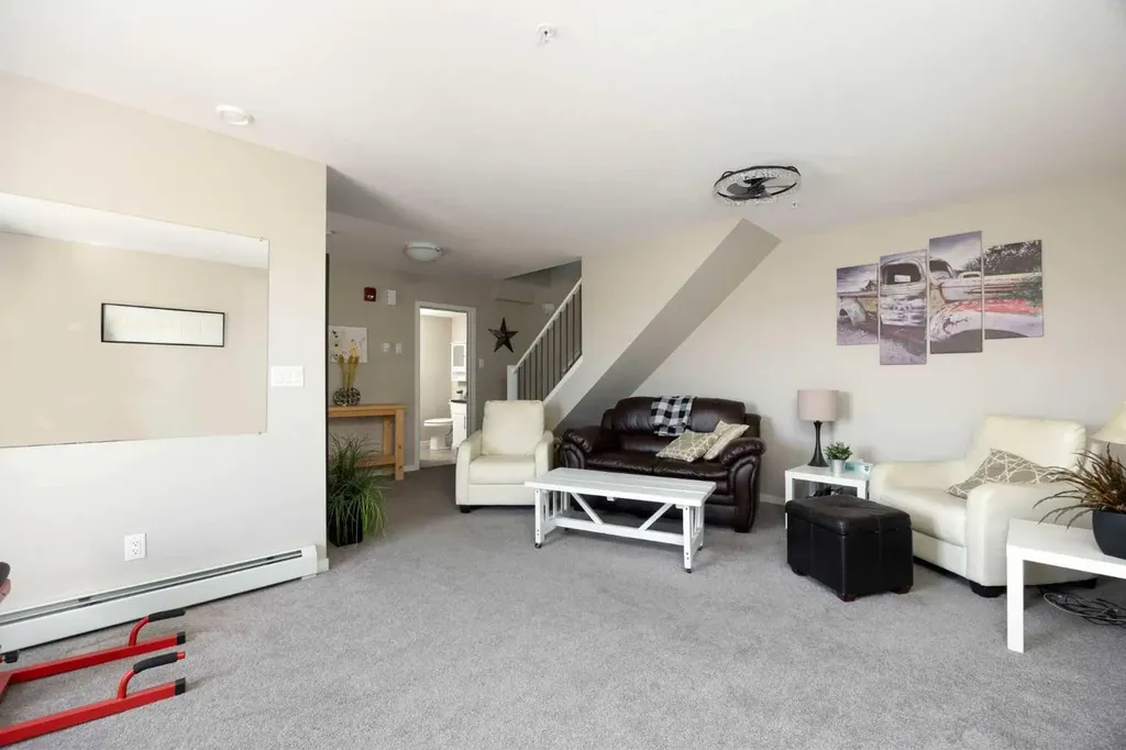201 Abasand Drive Fort Mcmurray AB T9J1L6