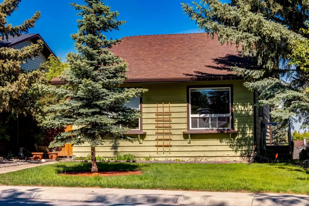259 Shawmeadows Road SW Calgary AB T2Y 1B6