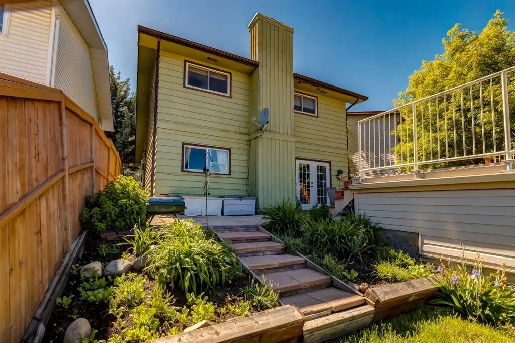 259 Shawmeadows Road SW Calgary AB T2Y 1B6