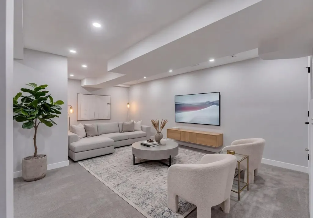 853 Northmount Drive NW Calgary AB T2L 0A3