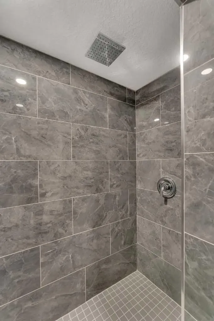 853 Northmount Drive NW Calgary AB T2L 0A3