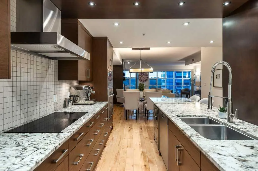 110 7 Street SW Calgary AB T2P 5M9