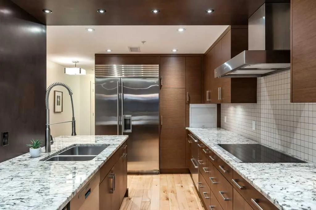 110 7 Street SW Calgary AB T2P 5M9